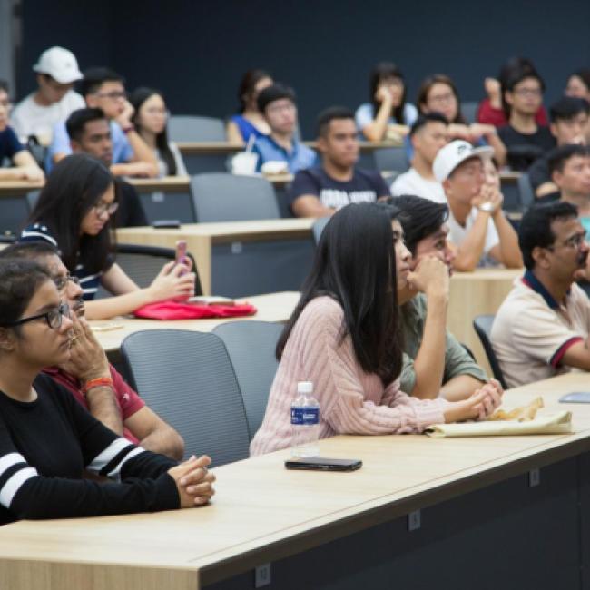 Academic classes on SMU’s campus, in SMU’s signature seminar rooms